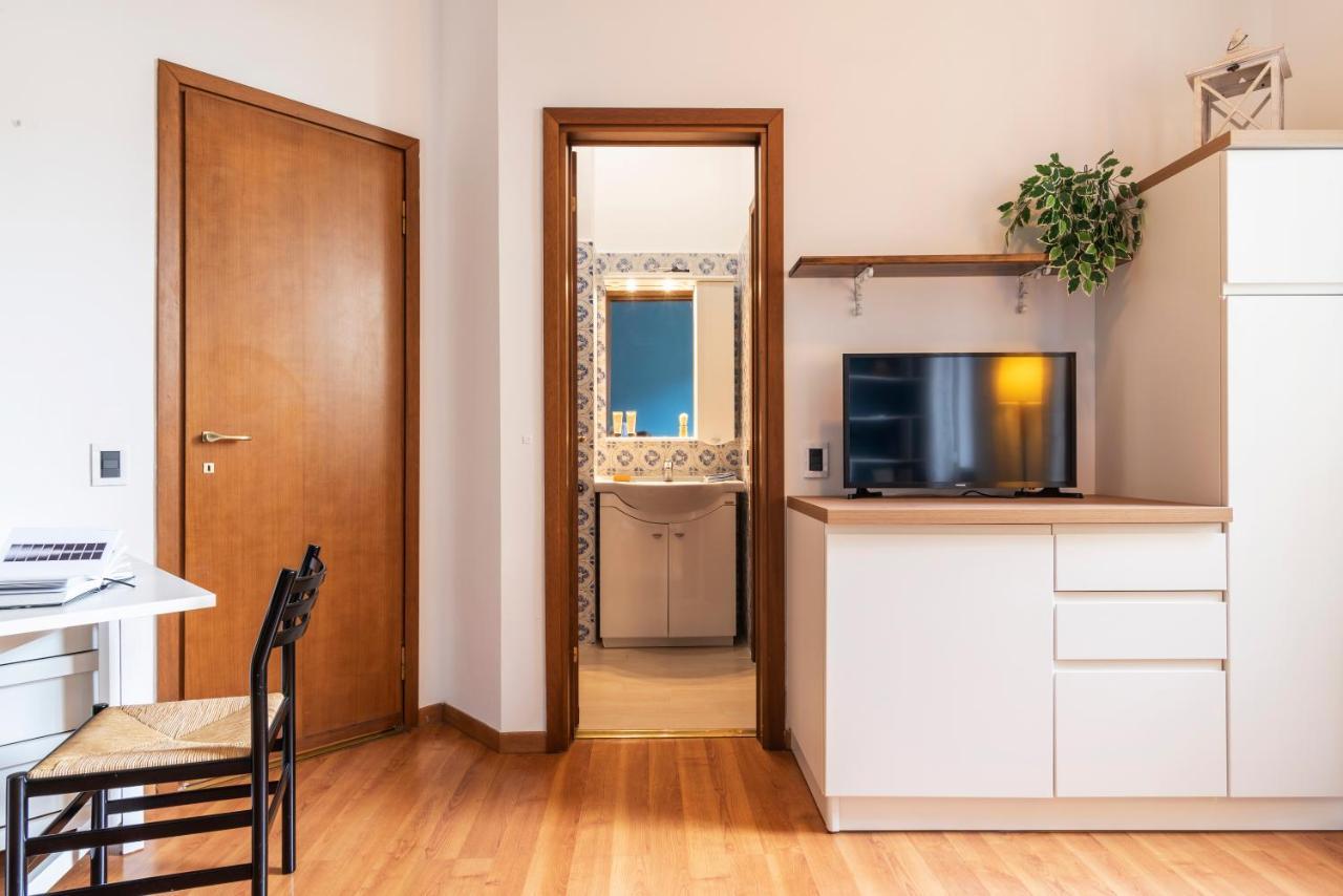 Casa Blu Flexyrent Apartment Wifi - No Ac Мілан Екстер'єр фото